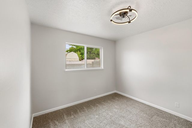 317 64th Street SW, Albuquerque, NM 87121