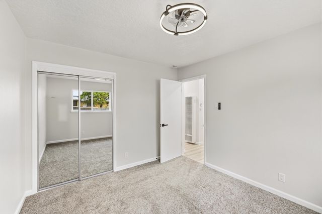 317 64th Street SW, Albuquerque, NM 87121