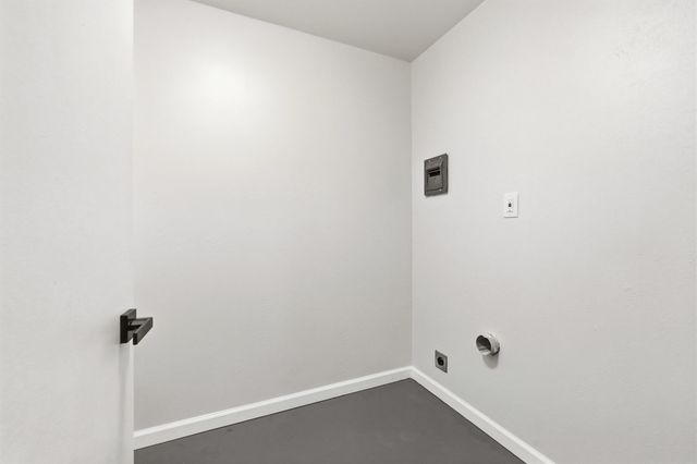 317 64th Street SW, Albuquerque, NM 87121