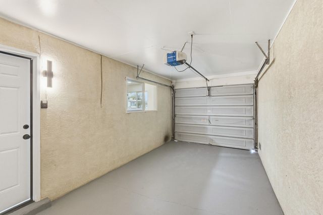 317 64th Street SW, Albuquerque, NM 87121