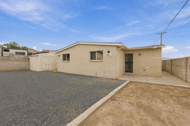 317 64th Street SW, Albuquerque, NM 87121