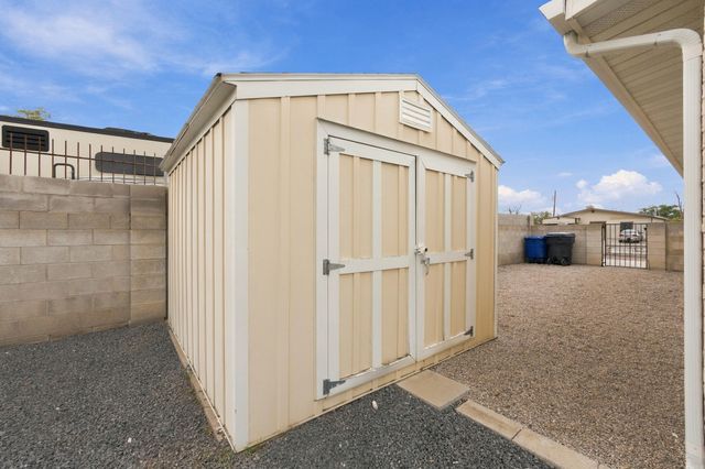 317 64th Street SW, Albuquerque, NM 87121
