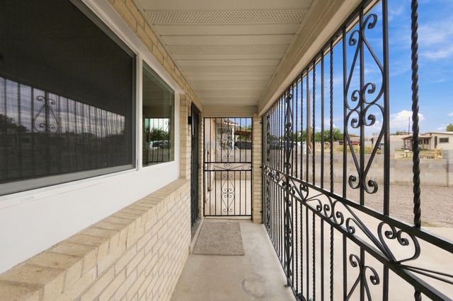 317 64th Street SW, Albuquerque, NM 87121