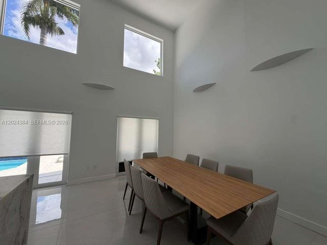 10462 NW 130th St 1, Hialeah Gardens, FL 33018