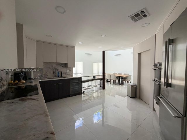 10462 NW 130th St 1, Hialeah Gardens, FL 33018