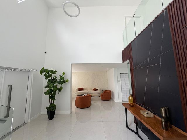 10462 NW 130th St 1, Hialeah Gardens, FL 33018