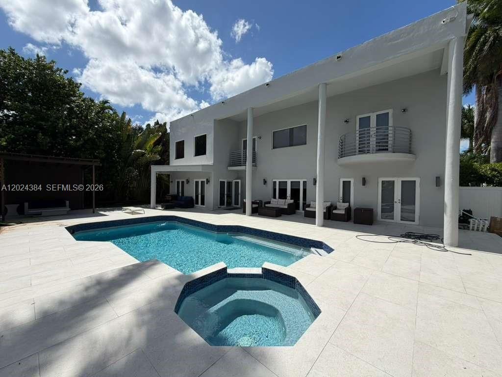 10462 NW 130th St 1, Hialeah Gardens, FL 33018
