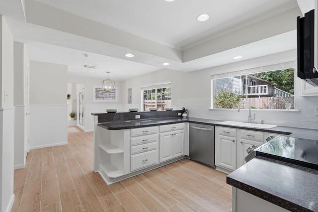 10916 Fawnlily Street, The Woodlands, TX 77380