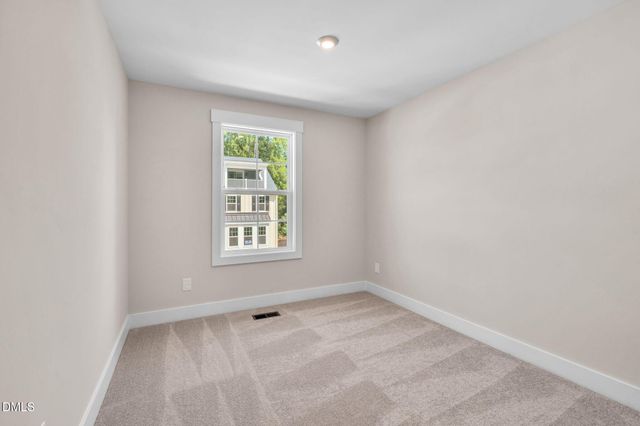 1112 Blackthorn Lane, Durham, NC 27703