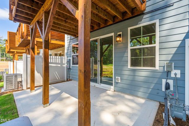 1112 Blackthorn Lane, Durham, NC 27703