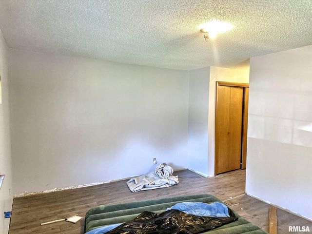 900 E 4TH Street, West Frankfort, IL 62896