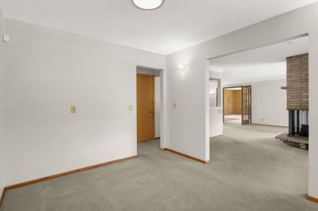 2878 Meadowlark Lane, Maplewood, MN 55109