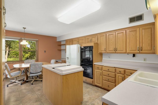 2878 Meadowlark Lane, Maplewood, MN 55109
