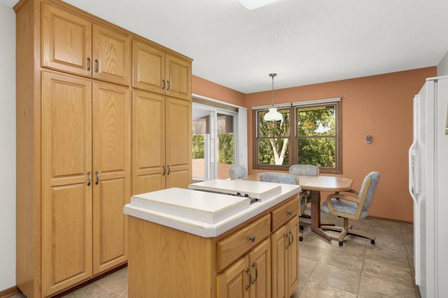 2878 Meadowlark Lane, Maplewood, MN 55109