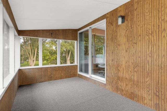 2878 Meadowlark Lane, Maplewood, MN 55109