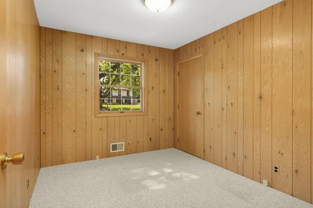 2878 Meadowlark Lane, Maplewood, MN 55109