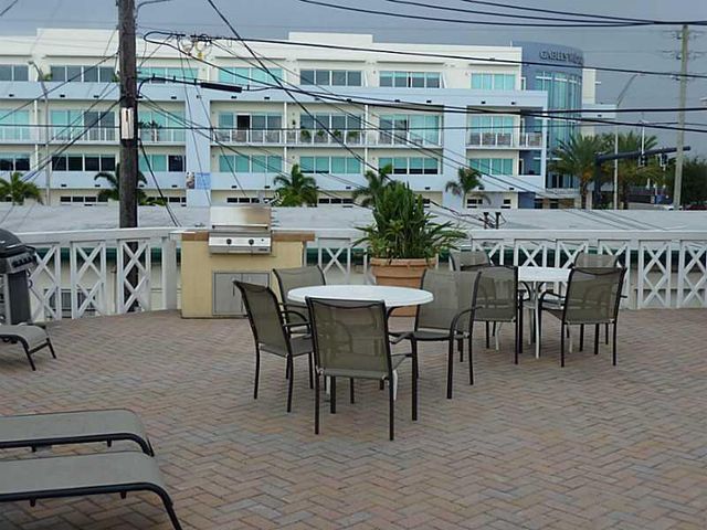 2124 NE 5th Avenue 103, Wilton Manors, FL 33305