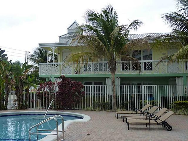 2124 NE 5th Avenue 103, Wilton Manors, FL 33305