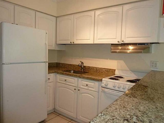 2124 NE 5th Avenue 103, Wilton Manors, FL 33305