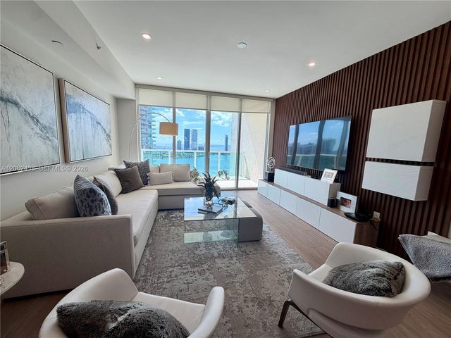 3330 NE 190th St 2711, Aventura, FL 33180