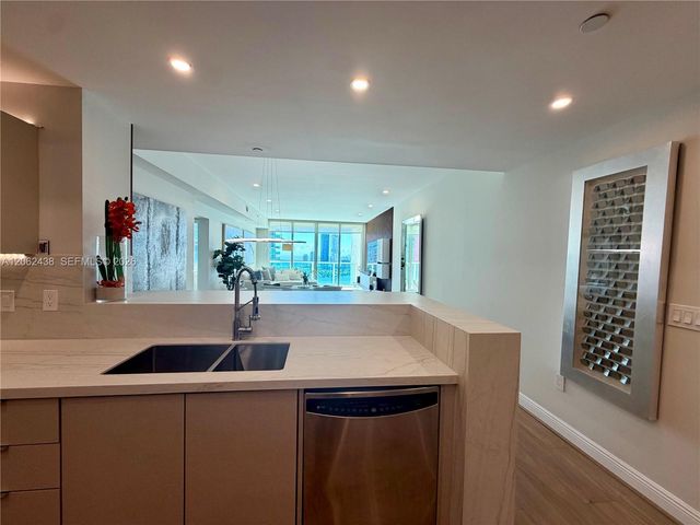 3330 NE 190th St 2711, Aventura, FL 33180