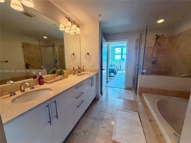 3330 NE 190th St 2711, Aventura, FL 33180