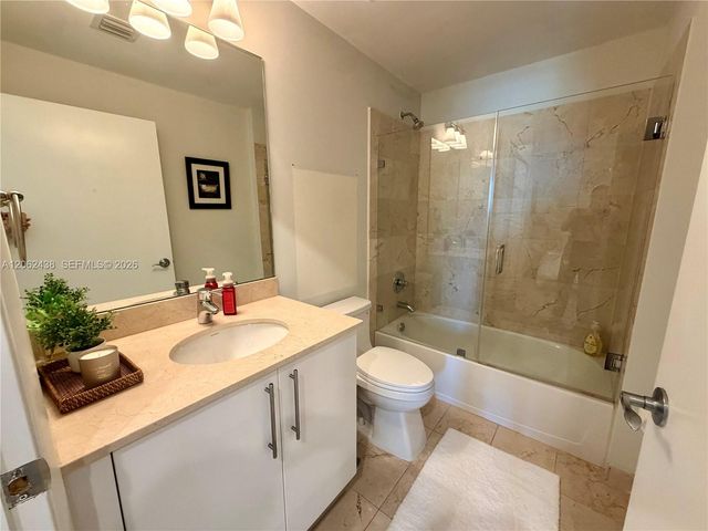 3330 NE 190th St 2711, Aventura, FL 33180