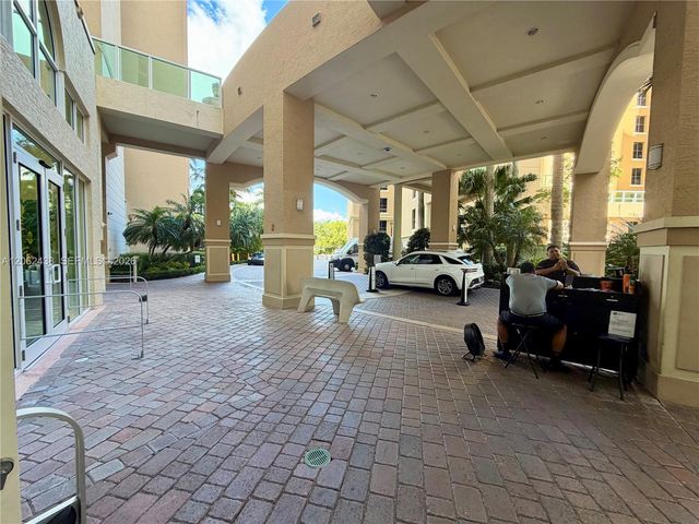 3330 NE 190th St 2711, Aventura, FL 33180