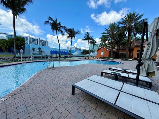 3330 NE 190th St 2711, Aventura, FL 33180