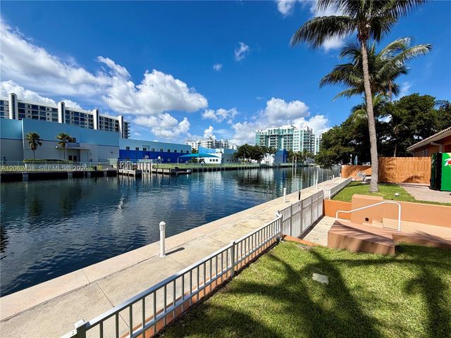 3330 NE 190th St 2711, Aventura, FL 33180