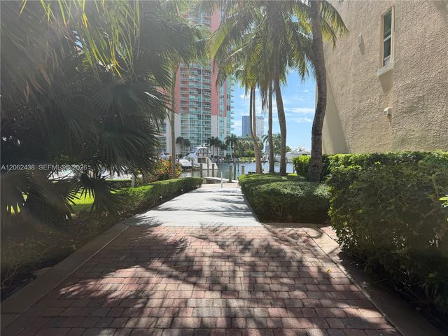 3330 NE 190th St 2711, Aventura, FL 33180