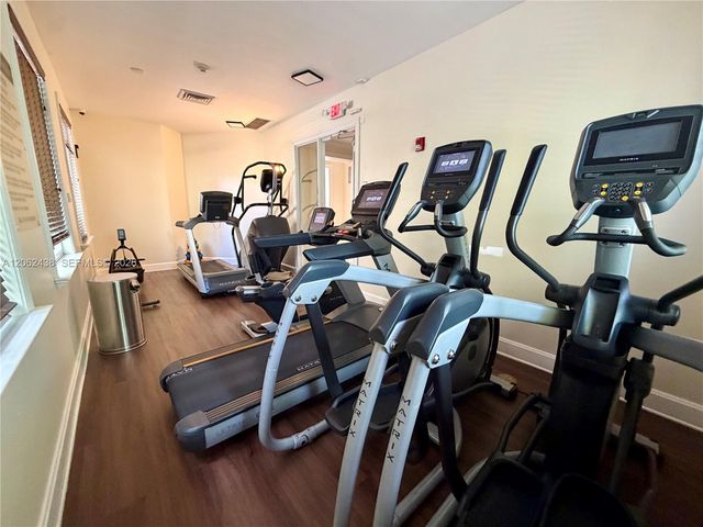 3330 NE 190th St 2711, Aventura, FL 33180