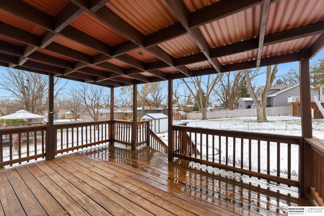 10527 M Street, Omaha, NE 68127