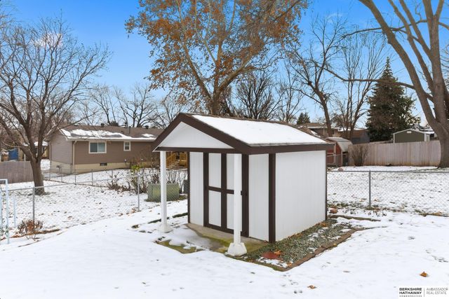 10527 M Street, Omaha, NE 68127