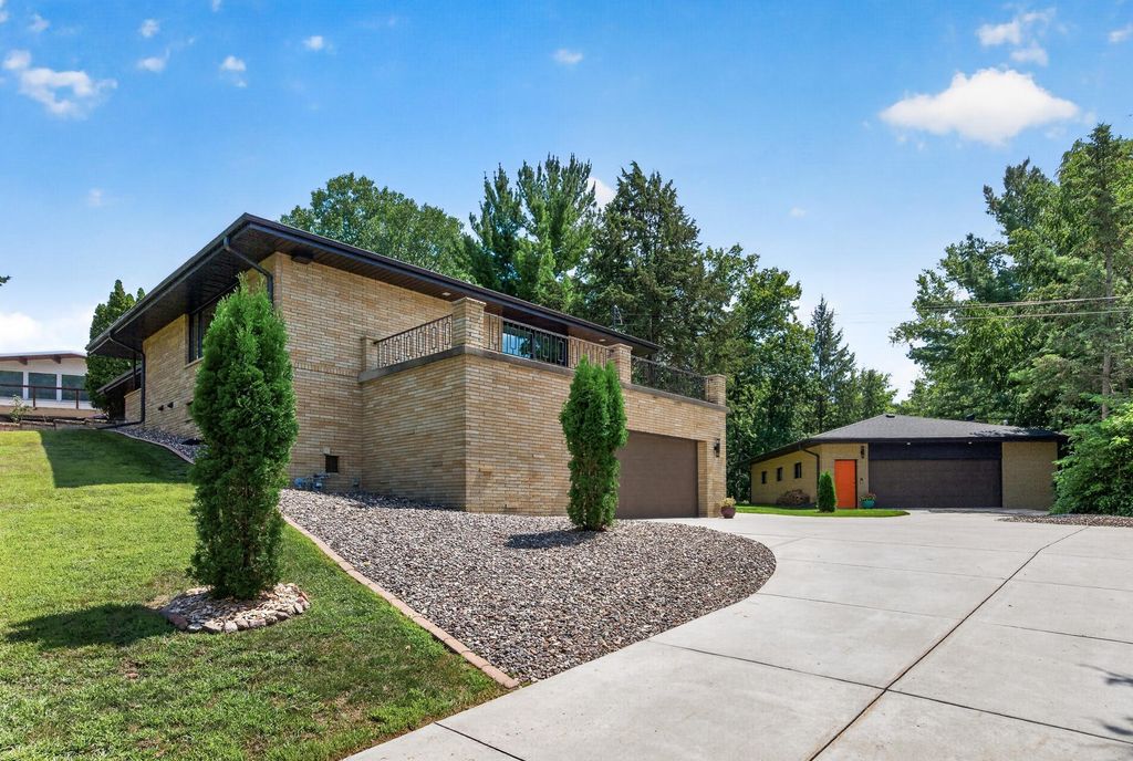 1472 Bridgeview Avenue, Eagan, MN 55121 — photo 2