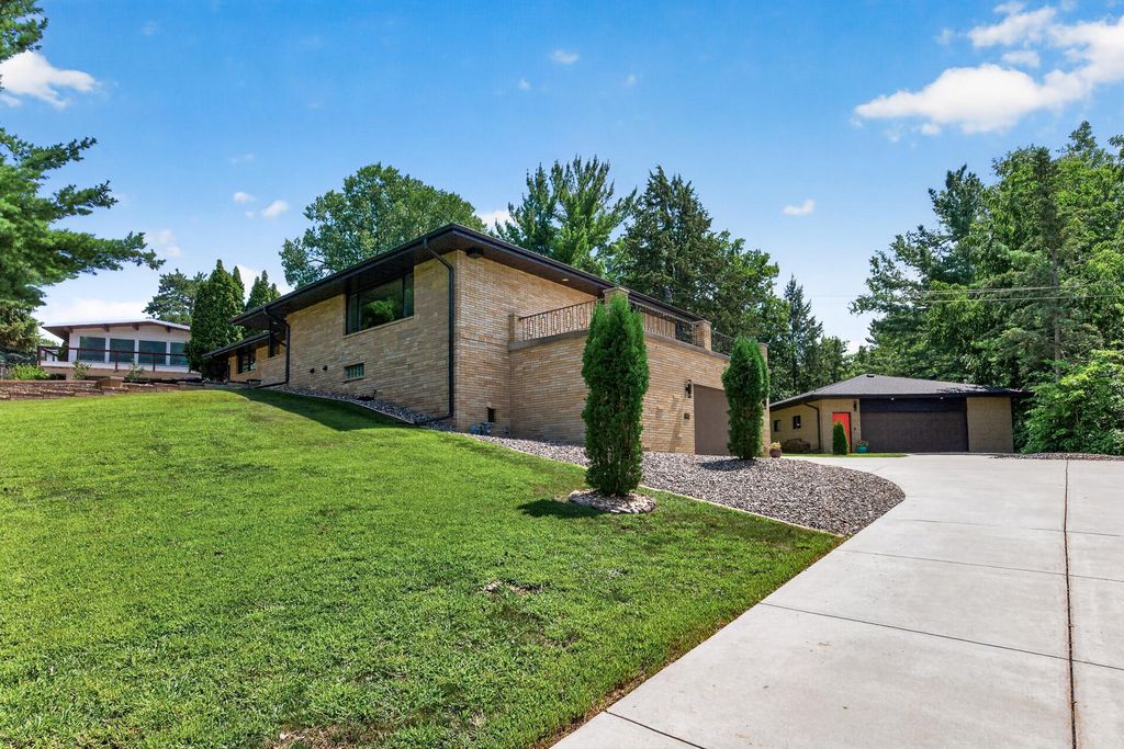 1472 Bridgeview Avenue, Eagan, MN 55121 — photo 3