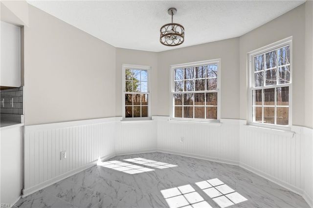 3001 Winterberry LN, Virginia Beach, VA 23453