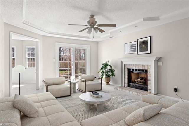 3001 Winterberry LN, Virginia Beach, VA 23453