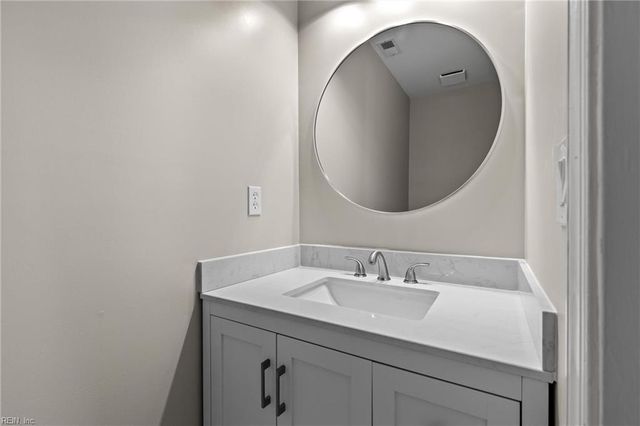 3001 Winterberry LN, Virginia Beach, VA 23453