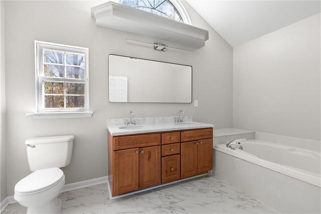 3001 Winterberry LN, Virginia Beach, VA 23453