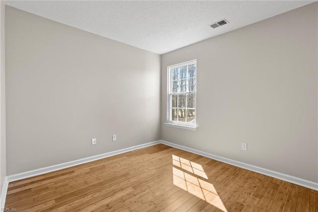 3001 Winterberry LN, Virginia Beach, VA 23453