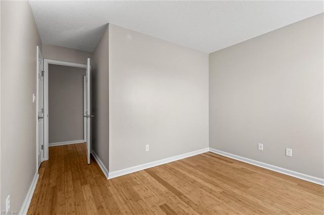 3001 Winterberry LN, Virginia Beach, VA 23453