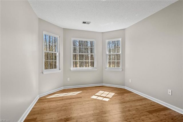 3001 Winterberry LN, Virginia Beach, VA 23453