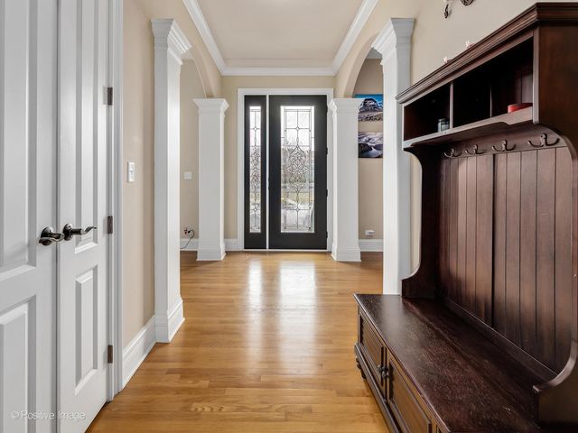 1454 E Northwest Highway, Arlington Heights, IL 60004