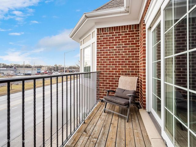 1454 E Northwest Highway, Arlington Heights, IL 60004