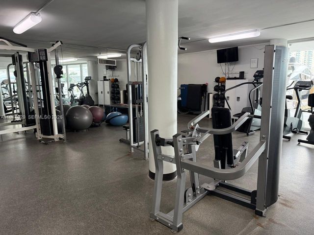 900 Bay Dr 410, Miami Beach, FL 33141