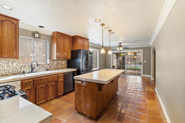 8840 Minnie Cir, Elk Grove, CA 95624