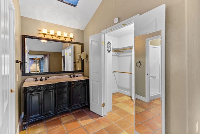 8840 Minnie Cir, Elk Grove, CA 95624