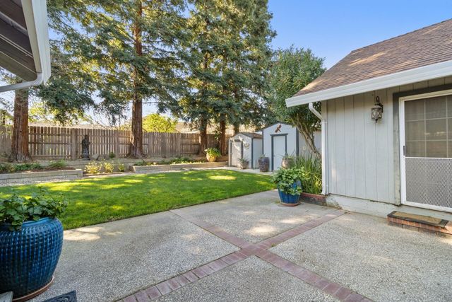 8840 Minnie Cir, Elk Grove, CA 95624