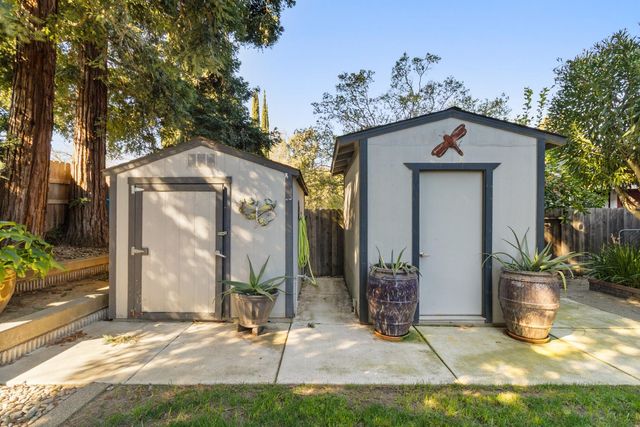 8840 Minnie Cir, Elk Grove, CA 95624